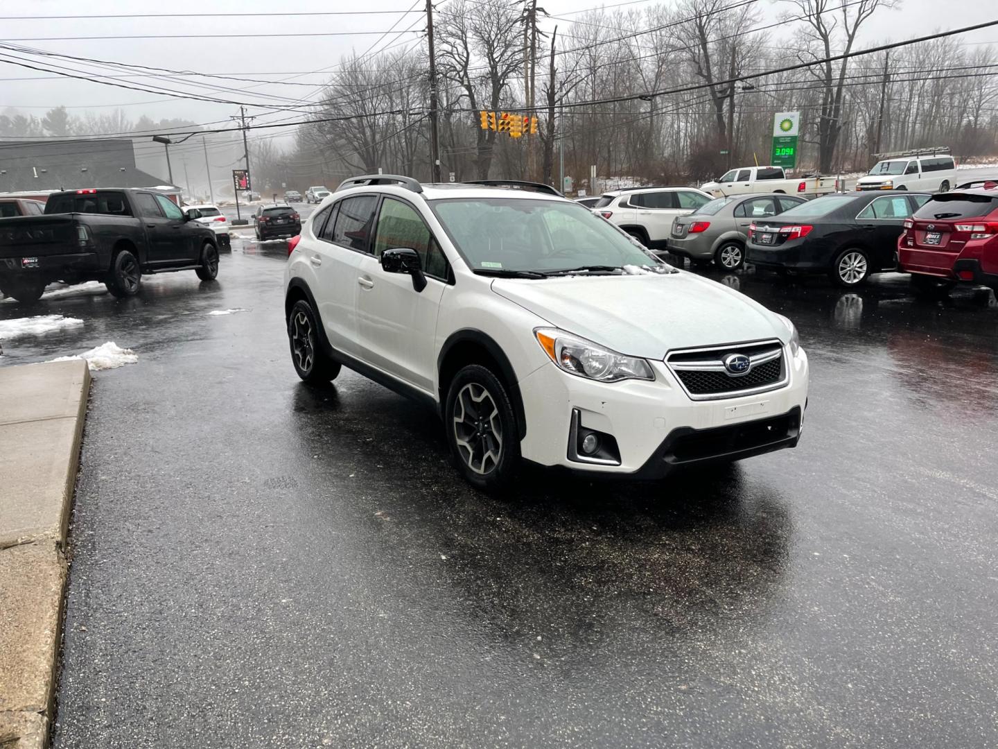 2017 White /Black Subaru Crosstrek 2.0i Limited PZEV CVT (JF2GPANC4HH) with an 2.0L I4 DOHC 16V engine, Automatic transmission, located at 11115 Chardon Rd. , Chardon, OH, 44024, (440) 214-9705, 41.580246, -81.241943 - Photo#2